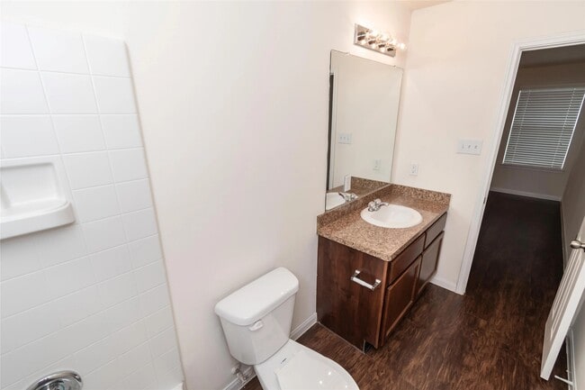 Building Photo - 14470 Platzer Dr