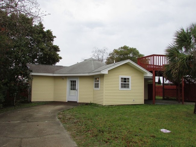 Building Photo - Bid-A-Wee