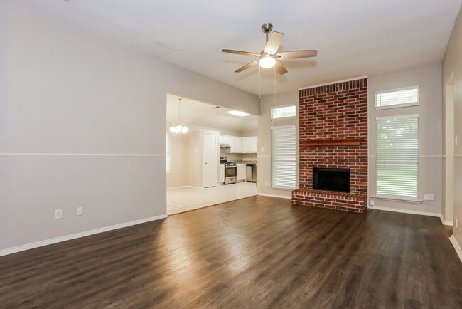 Building Photo - 317 Glen Meadow Dr