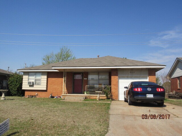 Foto principal - 2113 Henderson Dr