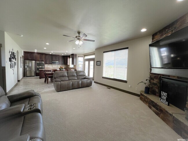 Building Photo - 92 N Eden Way
