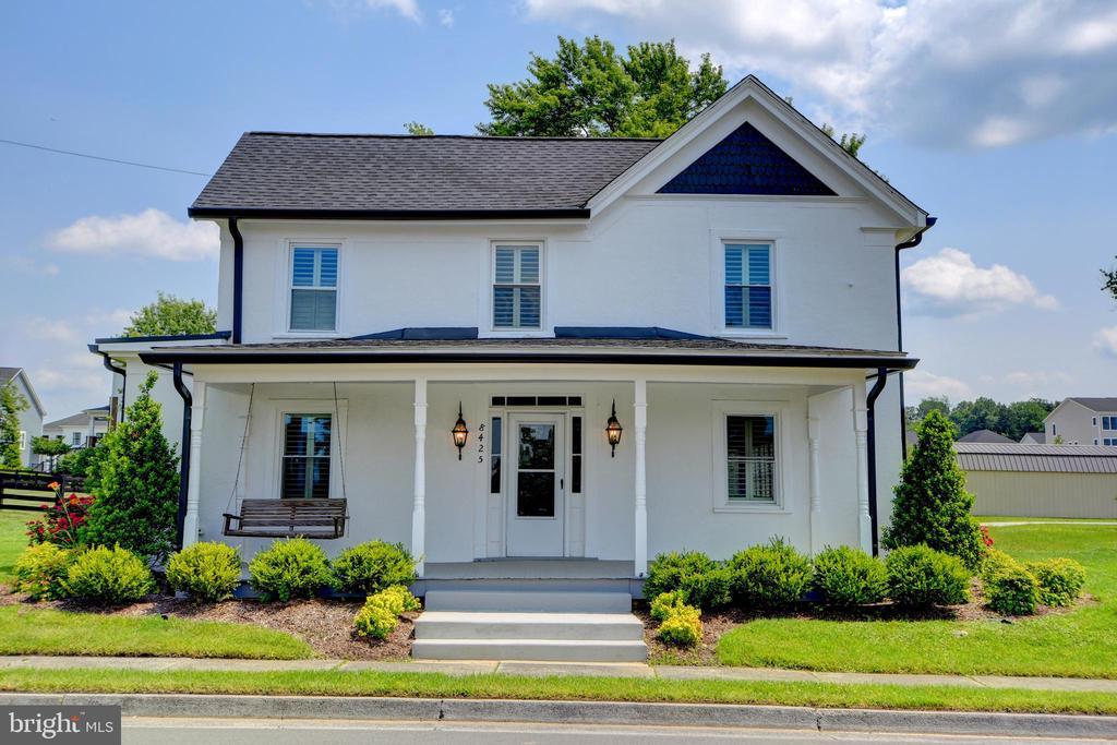 Foto principal - 8425 W Main St