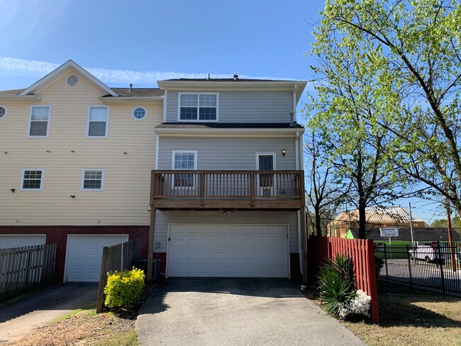 Foto del edificio - 319 Glenn St SW