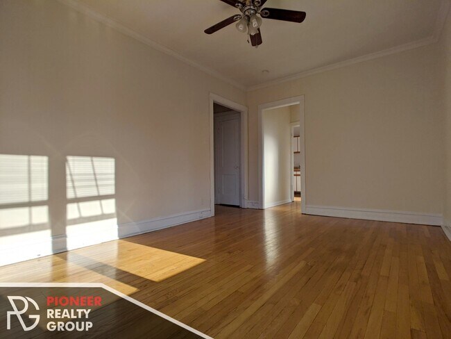 Foto del edificio - 947 W Cornelia Ave