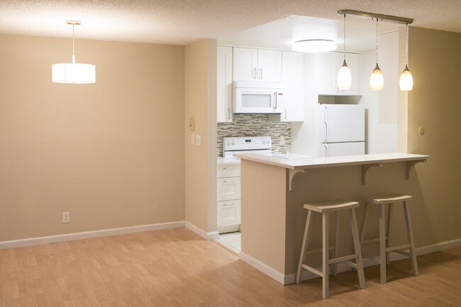 Building Photo - 377 Mandarin Dr