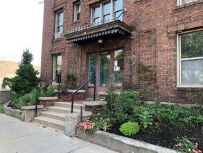 Building Photo - 1901 Lyndale Ave S