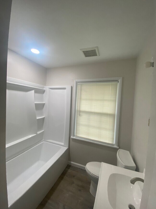 Building Photo - 4910 Red Oak Ln