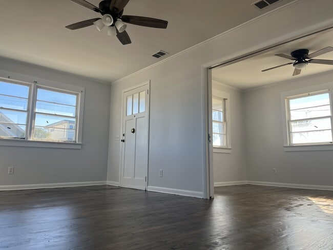 Building Photo - 2717 S Fletcher Ave