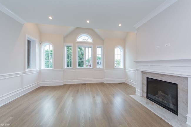 Building Photo - 2 br, 2 bath Condo - 1036 W Altgeld St Unit 3