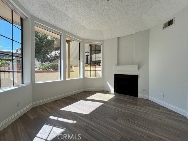 Building Photo - 2567 Plaza del Amo