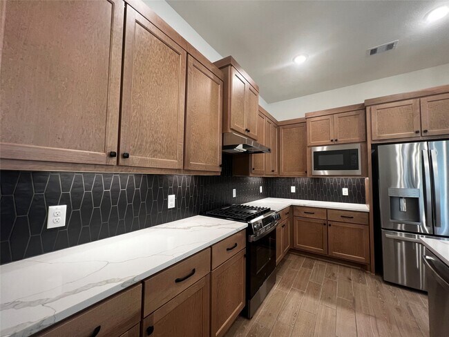 Building Photo - 10923 Cres Spg Dr