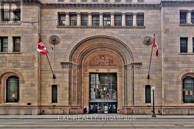 Photo du bâtiment - 1 King St W