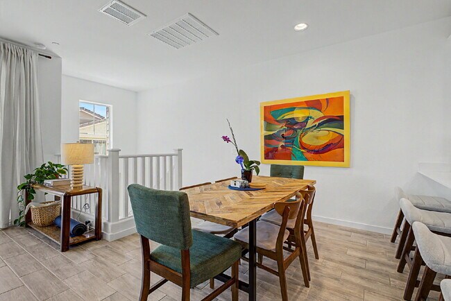 Foto del edificio - Live the Hawes Crossing Lifestyle – Pool, Pickleball & More! Internet included in the rent!