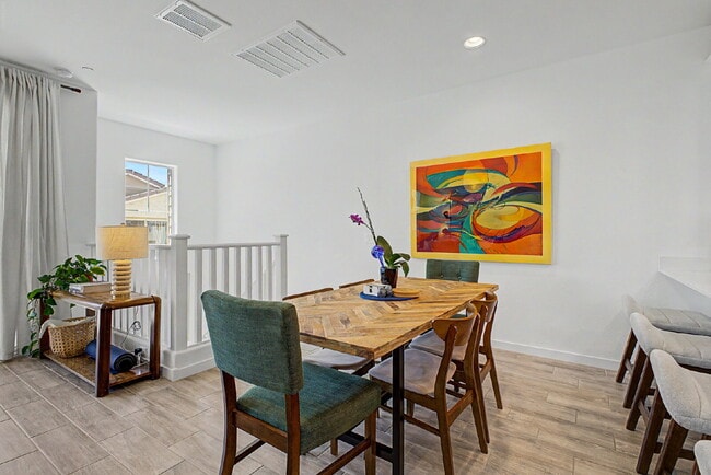 Building Photo - Live the Hawes Crossing Lifestyle – Pool, Pickleball & More! Internet included in the rent!
