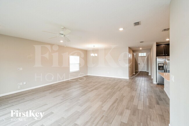 Foto del edificio - 7432 Rock Brook Dr