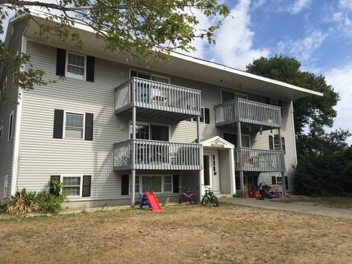 Primary Photo - 12 Holt Rd