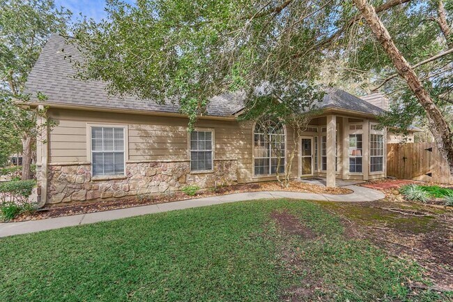 Foto del edificio - 102 N Valley Oaks Cir