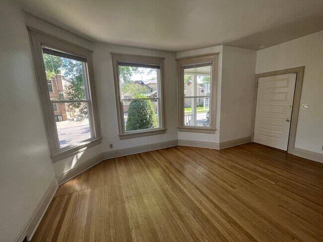 Foto del edificio - 2408 East Park Place, Unit 2410