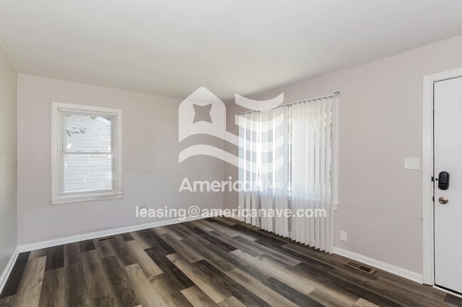 Building Photo - 1411 Francis Dr