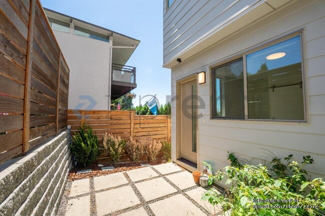 Building Photo - 2408 13th Ave S