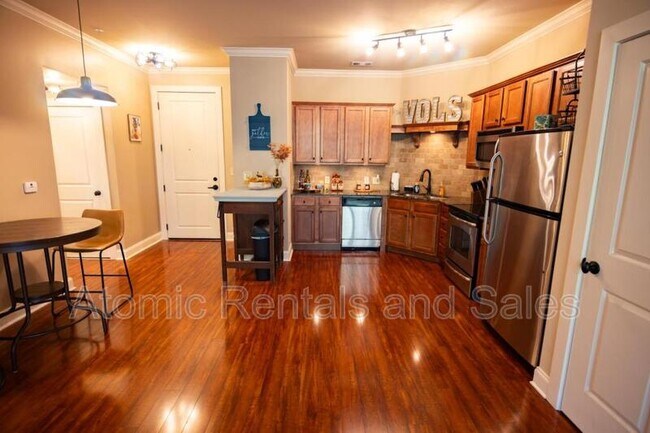 Foto del edificio - 445 W Blount Ave