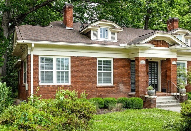 Foto del edificio - 1047 Greencove Ave NE