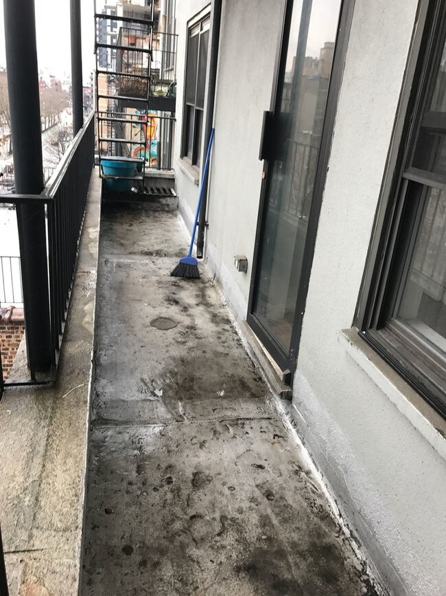 Foto del edificio - 122 Allen St