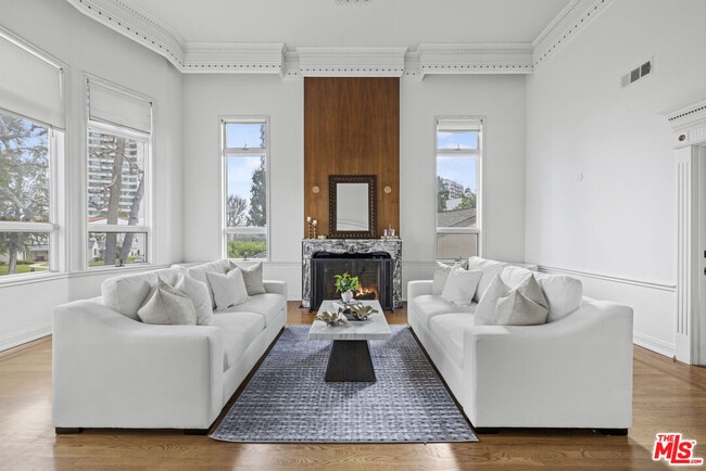 Foto del edificio - 865 Warner Ave