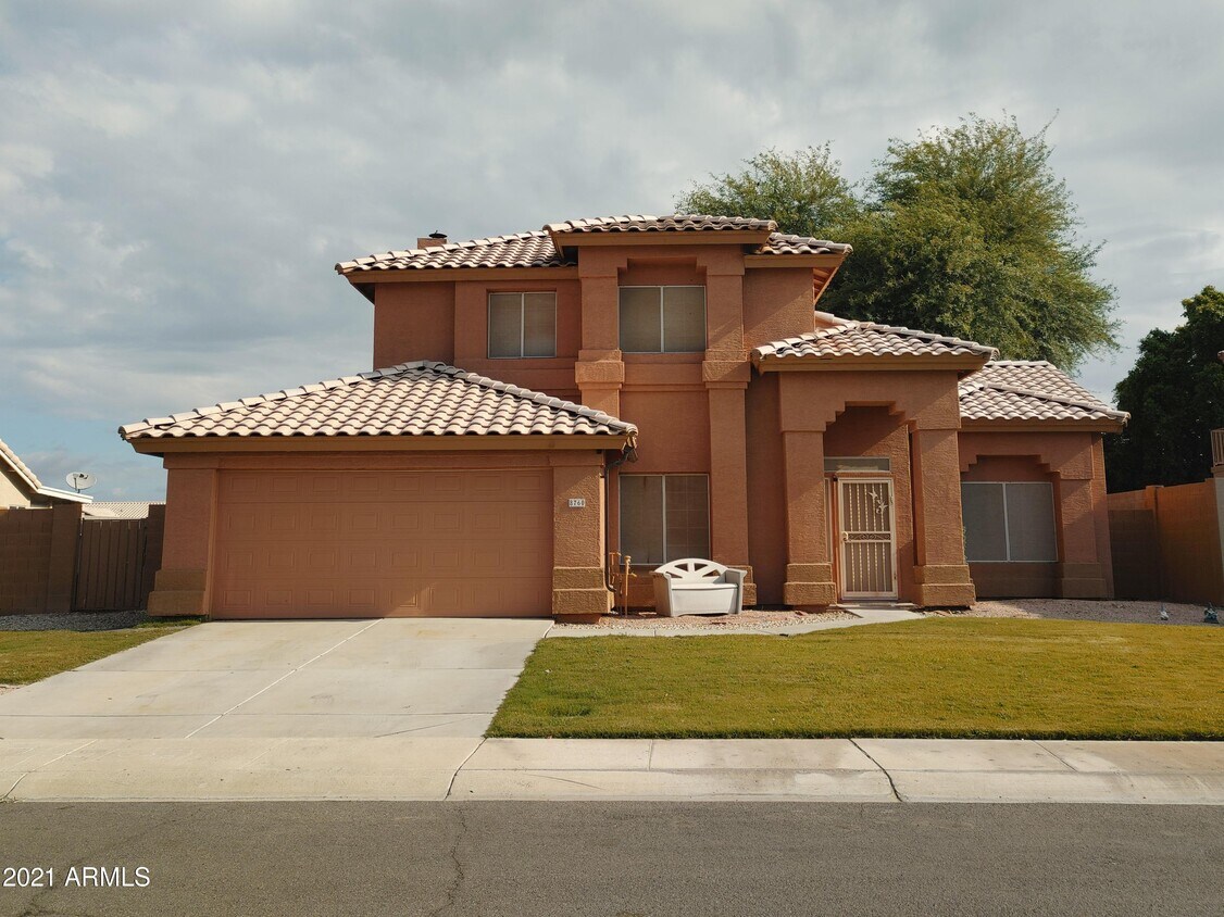 median home price glendale az