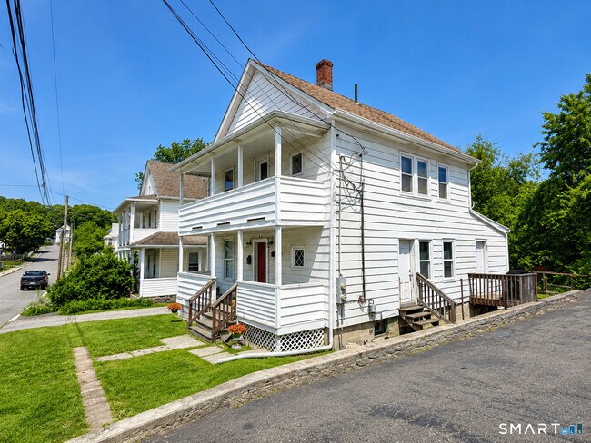 Building Photo - 64 Bannon St
