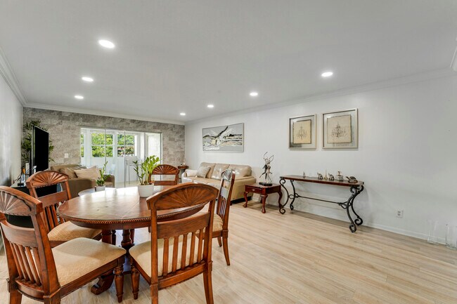 Foto del edificio - 14849 Cumberland Dr