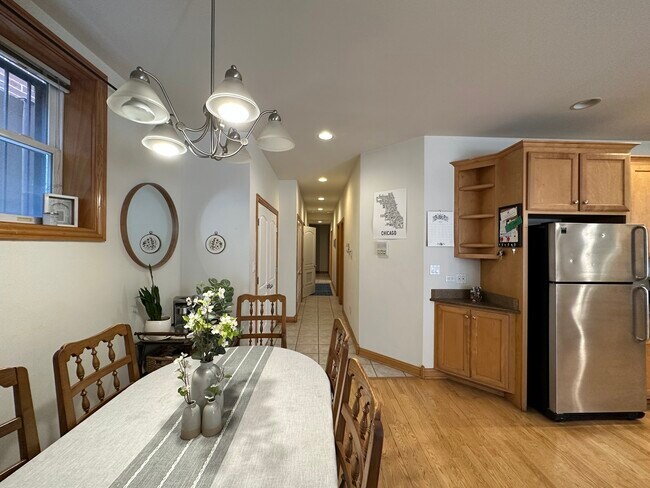 Foto del edificio - 4726 N Winthrop Ave