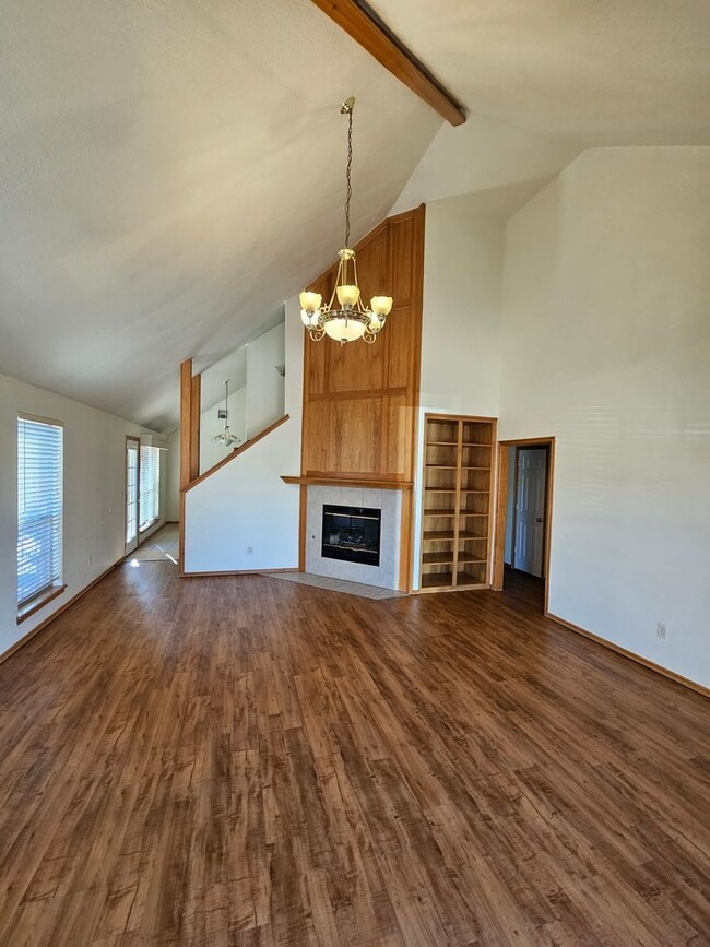 Photo - (3) Bed/(3) Bath in Moore Available NOW!! House