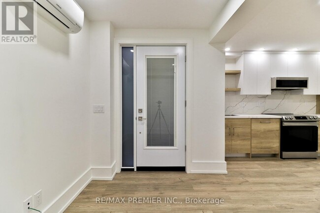 Photo du bâtiment - 88 Lindsey Ave