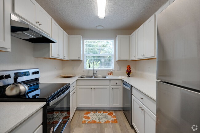 Interior Photo - Concord Crossing