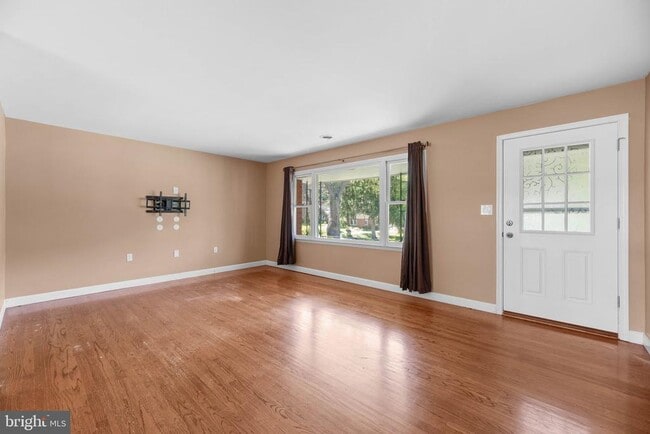 Building Photo - 6505 Panorama Dr