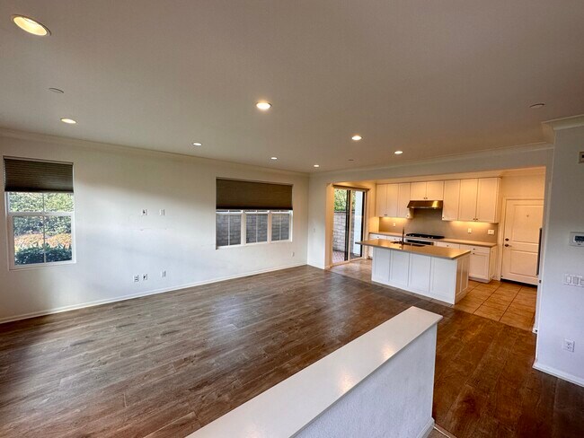 Building Photo - 126 Hayseed