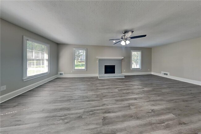Foto del edificio - 3540 Spring Creek Cir