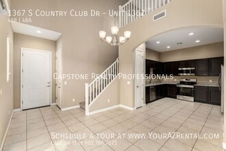 Building Photo - 1367 S Country Club Dr