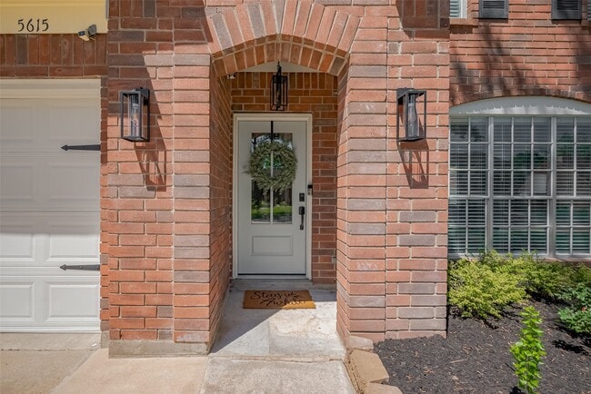 Foto del edificio - 5615 Haven Point Dr