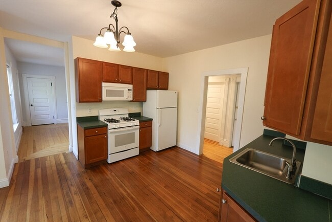 Building Photo - 72 Grampian Way