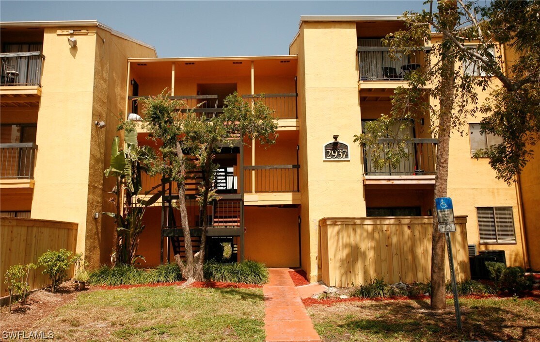2937 Winkler Ave Unit 1221, Fort Myers, FL 33916 Condo for Rent in