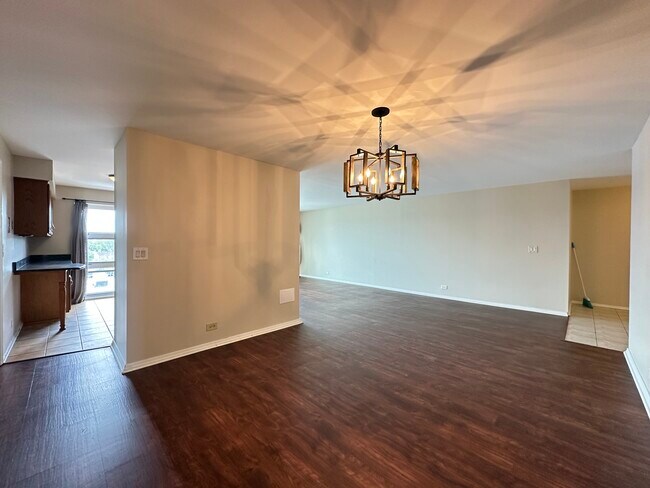 Foto del edificio - 7229 W Higgins Ave