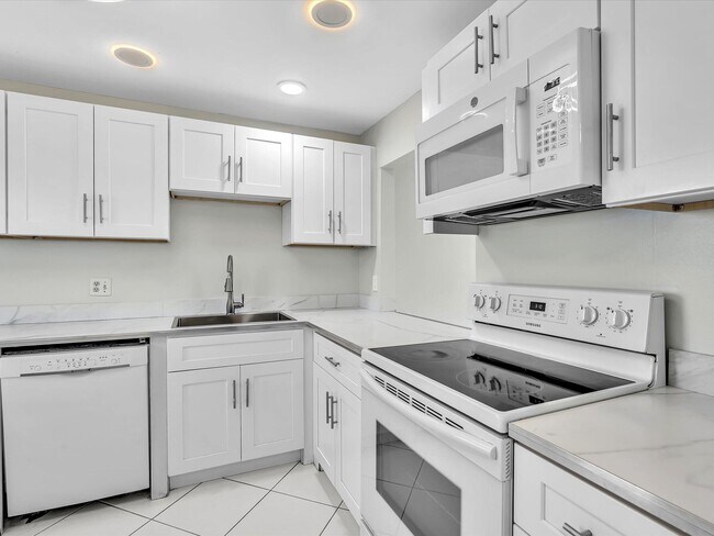 Foto del edificio - 6161 NW 2nd Ave