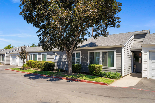 Building Photo - Southwind Court Apartments