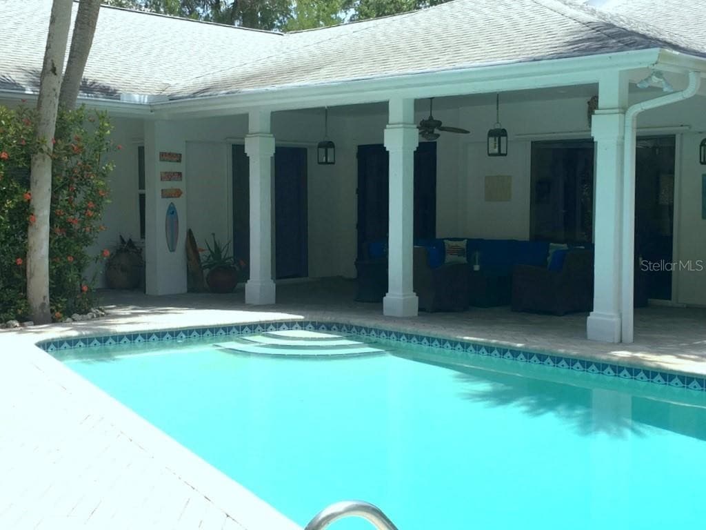 Primary Photo - 5029 Oxford Dr