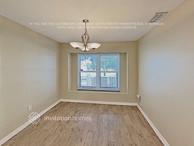 Foto del edificio - 2436 Delbarton Ave