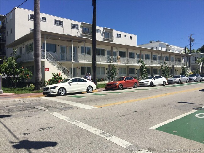 Building Photo - 1601  Meridian Ave 104 Miami Beach Fl 33139