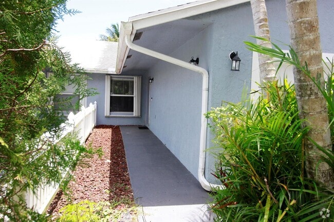 Building Photo - 134 Sparrow Dr