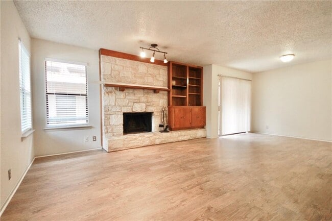 Building Photo - 8418 Fathom Cir